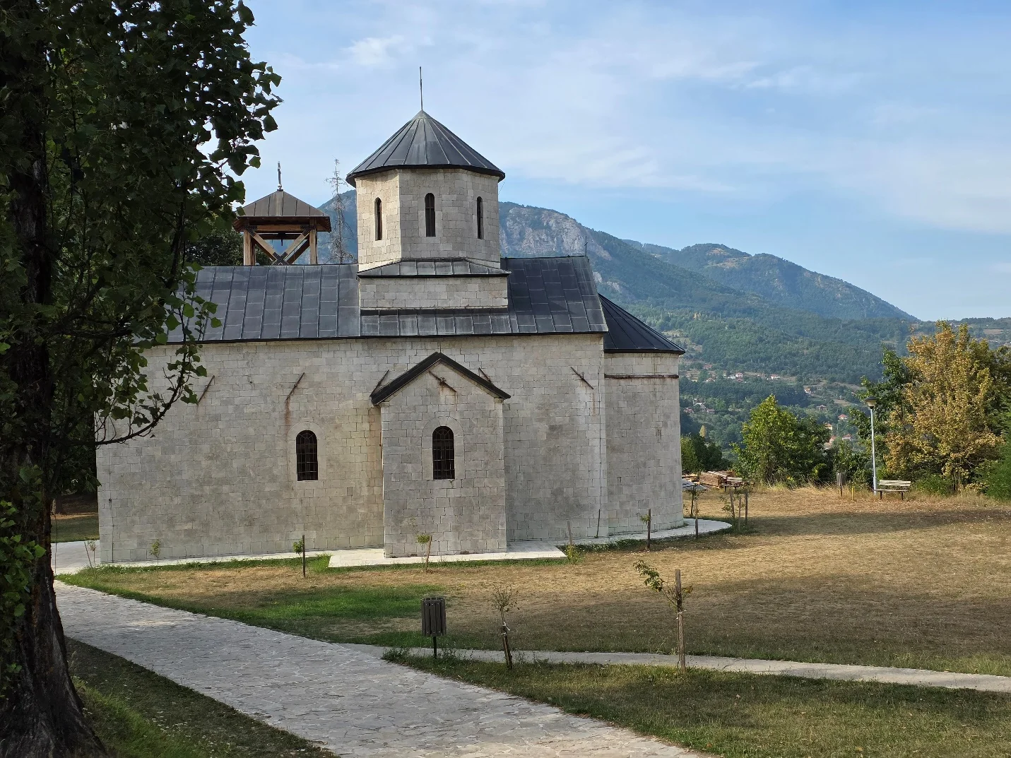 Uloga zadužbina u očuvanju srpskog identiteta u Crnoj Gori